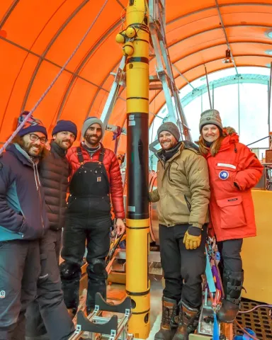 Members of Britney Schmidt’s Icefin team (Icefin/NASA PSTAR RISE UP/Schmidt) Members of Britney Schmidt’s Icefin team (Icefin/NASA PSTAR RISE UP/Schmidt)